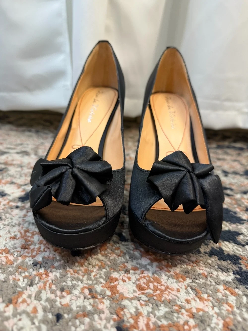 Pour La Victoire brand new